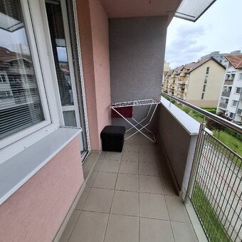 Na prenájom 1. izbový byt s loggiou v KNM blízko centra. - 10