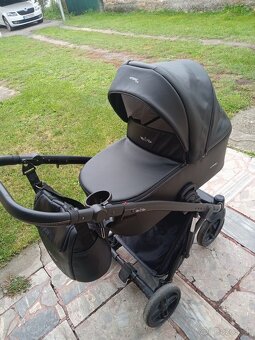 Kočik ,fusak ,sedačka (vajičko), stolička na jedenie. - 10