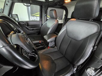 Jeep Wrangler 2.8 CRD Sahara A/T - 10