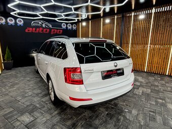 Škoda Octavia Combi 2.0 TDI Elegance/Style - 10