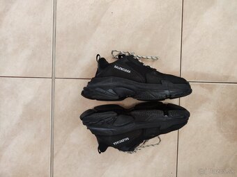 Balenciaga Triple S - 10