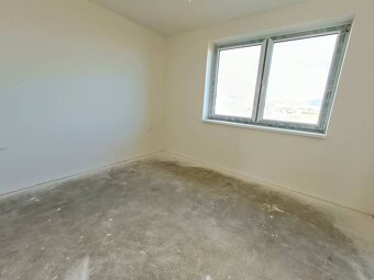 PREDAJ - 4 izbový holodom s veľkou garážou , Lužianky, Smrek - 10