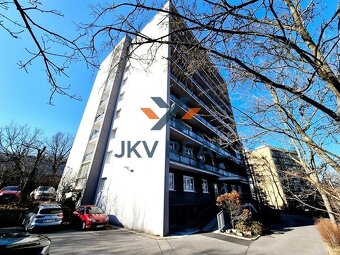 PREDAJ 4-IZB.BYT PO REKONŠTRUKCII ČAKÁ NA PRVÉHO MAJITEĽA, B - 10
