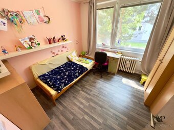 NA PREDAJ 2 IZB. BYT PREROBENÝ NA 3 IZB., 64M2, ŠTEFÁNIKOVA - 10