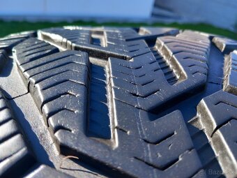 235/45 r18 zimne pneumatiky 4 kusy - 10