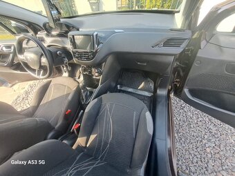 Peugeot 208 1.4 HDI - 10