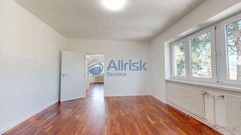 Bývajte dnes, plaťte neskôr Na predaj kompletne zrekonštruo - 10