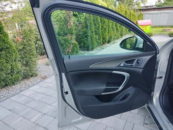 Opel Insignia 2.0 tdci -118 kW rok .2012 sedan - 10