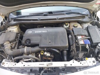 Opel Astra Sports Tourer - 10