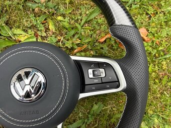 VOLKSWAGEN VOLANT KARBON + PERFOROVANA KOŽA - 10