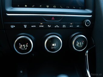Jaguar E-Pace 2.0 I4 180k R-Dynamic Base AWD A/T - virtual - 10