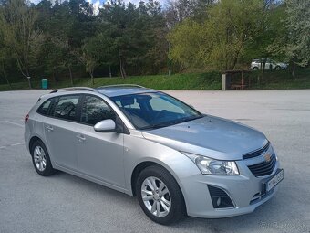 Chevrolet Cruze SW - 10