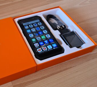 Predám odolný telefón 5,45″ Lte 4G 10600 mAh batéria - - 10