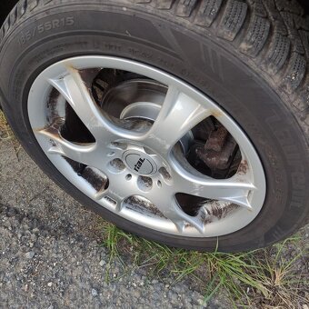 Škoda Roomster 1.6 16V MPI benzín červená - 10