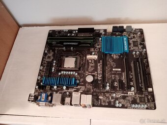 Zakladna Doska s RAM kartamy a Procesorom - 10