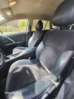 Toyota Avensis T27 - 10