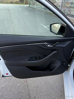 Škoda Scala 1.6 TDI 85kw DSG STYLE CarPlay,Matrix,R18 - 10