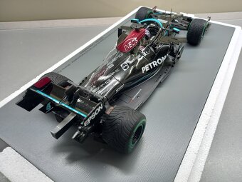 F1 MERCEDES W12 HAMILTON VÍTĚZ GP RUSKA 2021 SPARK 1:18 - 10