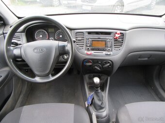 Kia Rio - 10