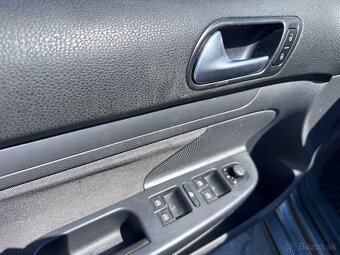 Volkswagen Jetta 1.9 TDI PD - 10