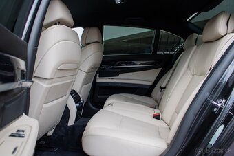 BMW Rad 7 750i 4.4 V8 - 10