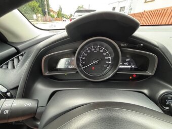 MAZDA 2 - 10