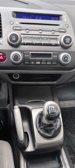 Honda Civic 1.8 VTEC 103kW - 10