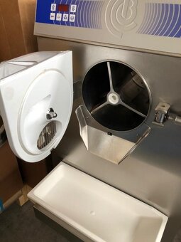 VÝROBNÍK ZMRZLINY TOP BRAVO PROFI STARTRONIC 305 ITALY - 10