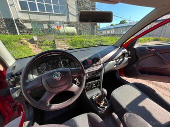 Škoda Octavia Tour 1.6 benzin - 10