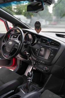 Kia ProCeed GT - 10
