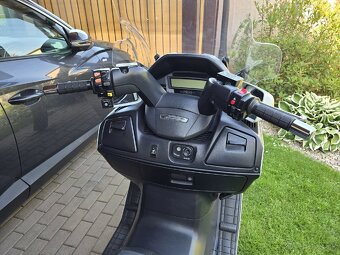 Suzuki Burgman 650 - 10