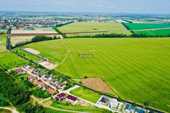 | skvelá investičná príležitosť - pozemky pre rodinné domy,  - 10