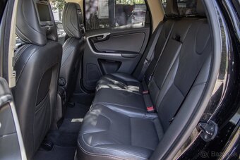 Volvo XC60 R-Design AWD - 10