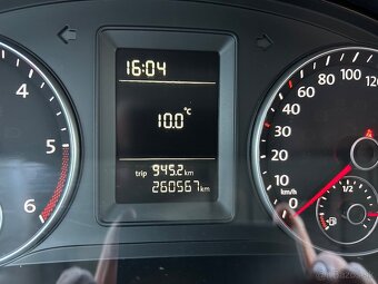 VW Caddy-maxi 1,6 TDi - - 10