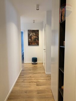 Attention Einpark Luxusný, trojizbový byt vo výbornej lo - 10
