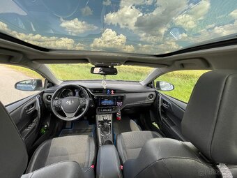 Toyota Auris 1.6 Touring Sports - 10