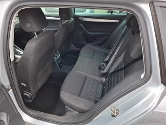 ŠKODA OCTAVIA COMBI 1.6 TDi AUTOMAT 2018 - 10
