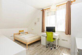 PREDAJ - priestranný rodinný dom s garážou -ruzinov, prievoz - 10