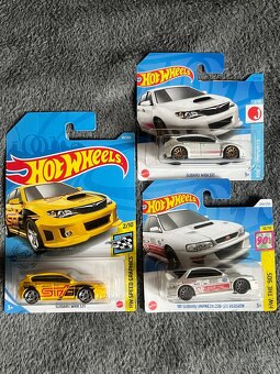 Hot wheels - 10