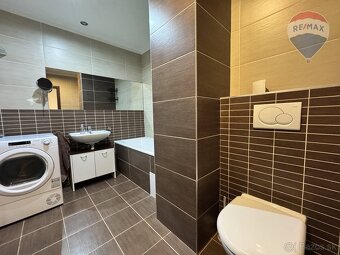 Elegantný 2-izbový byt, pár minút peši od centra Liptovského - 10