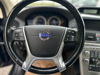 Volvo XC60 D5 (151kW) AWD Momentum Geartronic - 10