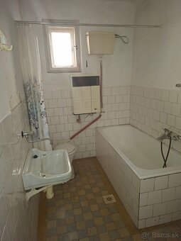 Rodinný dom Trenčianske Jastrabie 2464 m2 - 10