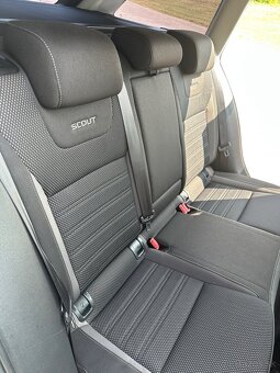 Škoda octavia combi scout - 10