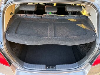 Hyundai i30 1.6 crdi 2011 - 10