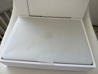 Apple MacBook Air M4 16GB RAM / 256 SSD - ako nový - 10