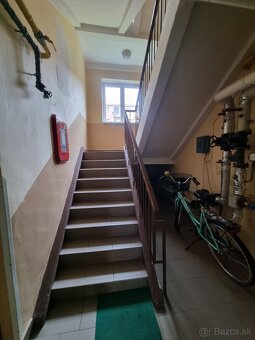 Investičný 1- izbový byt na Tyršovom nábreží v K - 10