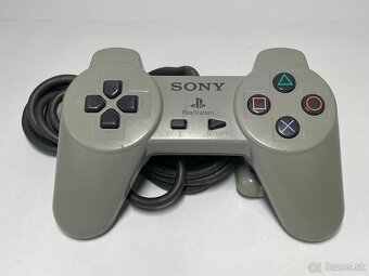 PlayStation 1 FAT SPCH-7502 + 3 ovládače + memory card - 10