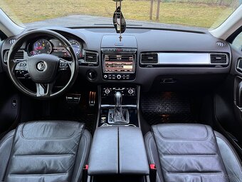 Volkswagen Touareg 2 facelift 3.0 TDi - 10