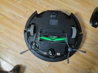Predám robotický vysávač iRobot - 10