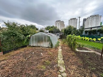 Ponúkam na predaj 3izb Rodinný dom so záhradou blízko Levíc - 10